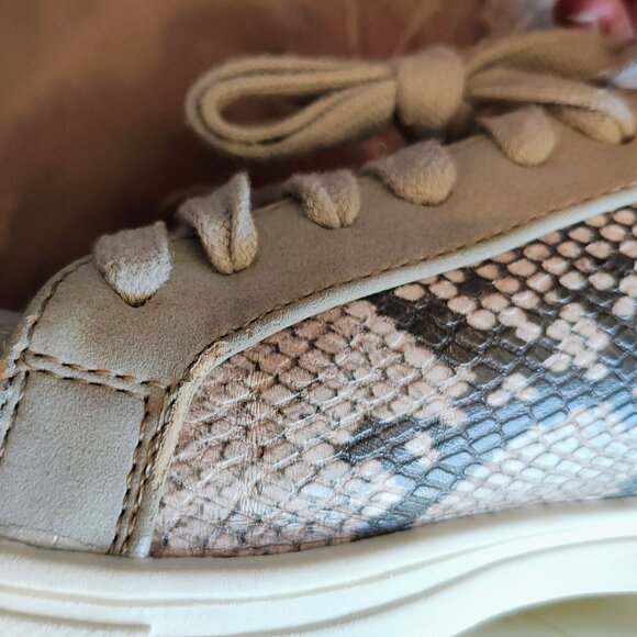 Treasure & Bond Lucy Snakeskin and Suede Girl's Sneakers, Size 2, Used - Picture 12 of 16